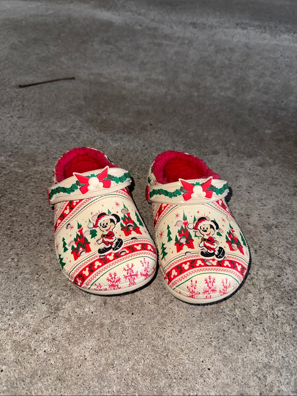 CROCS Kids Holiday Clogs in Cream, Red & Green
